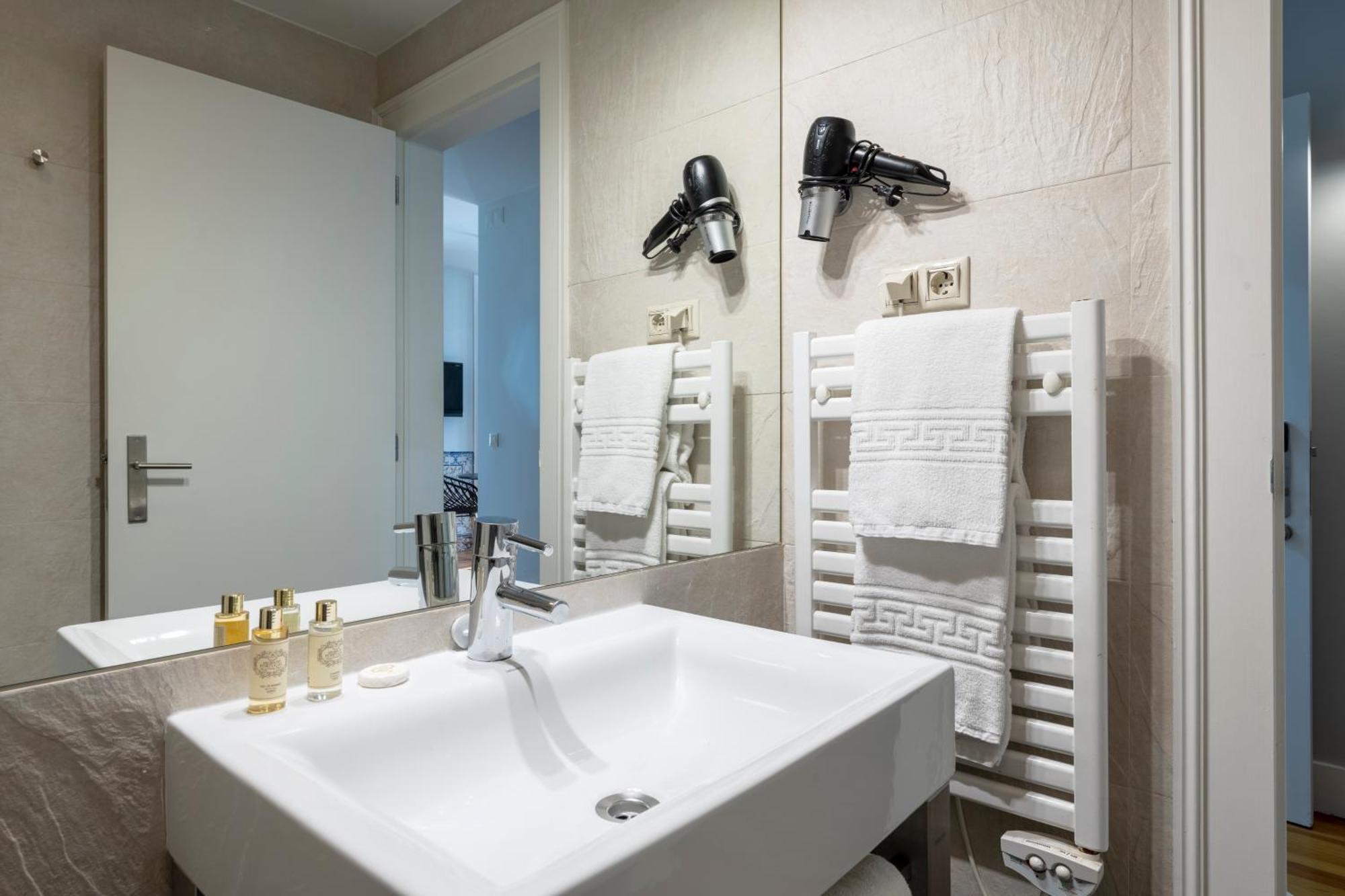 Living Lisboa Baixa Apartments Ngoại thất bức ảnh